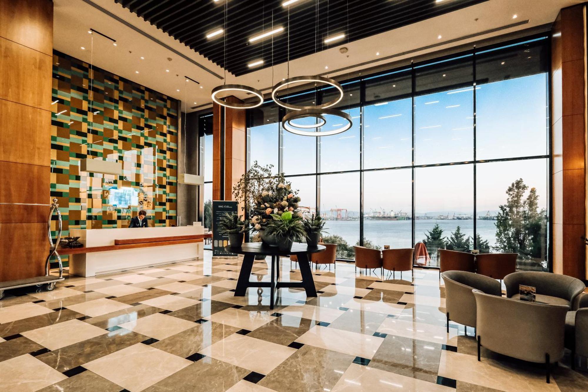 Otel - Tuzla Bay, An Ihg 4*